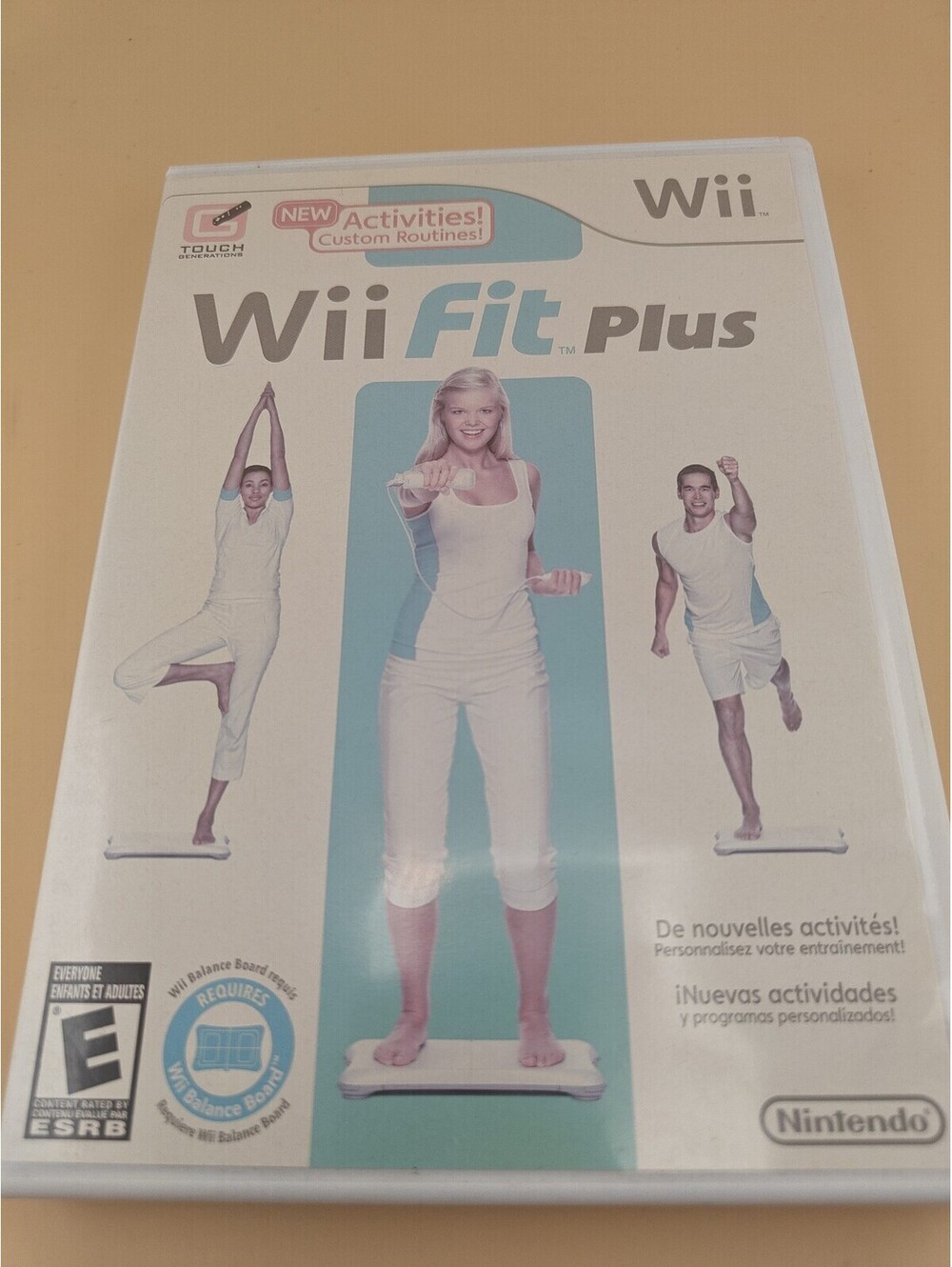 Wii Fit Plus Nintendo Wii 2009 Complete in Box CIB